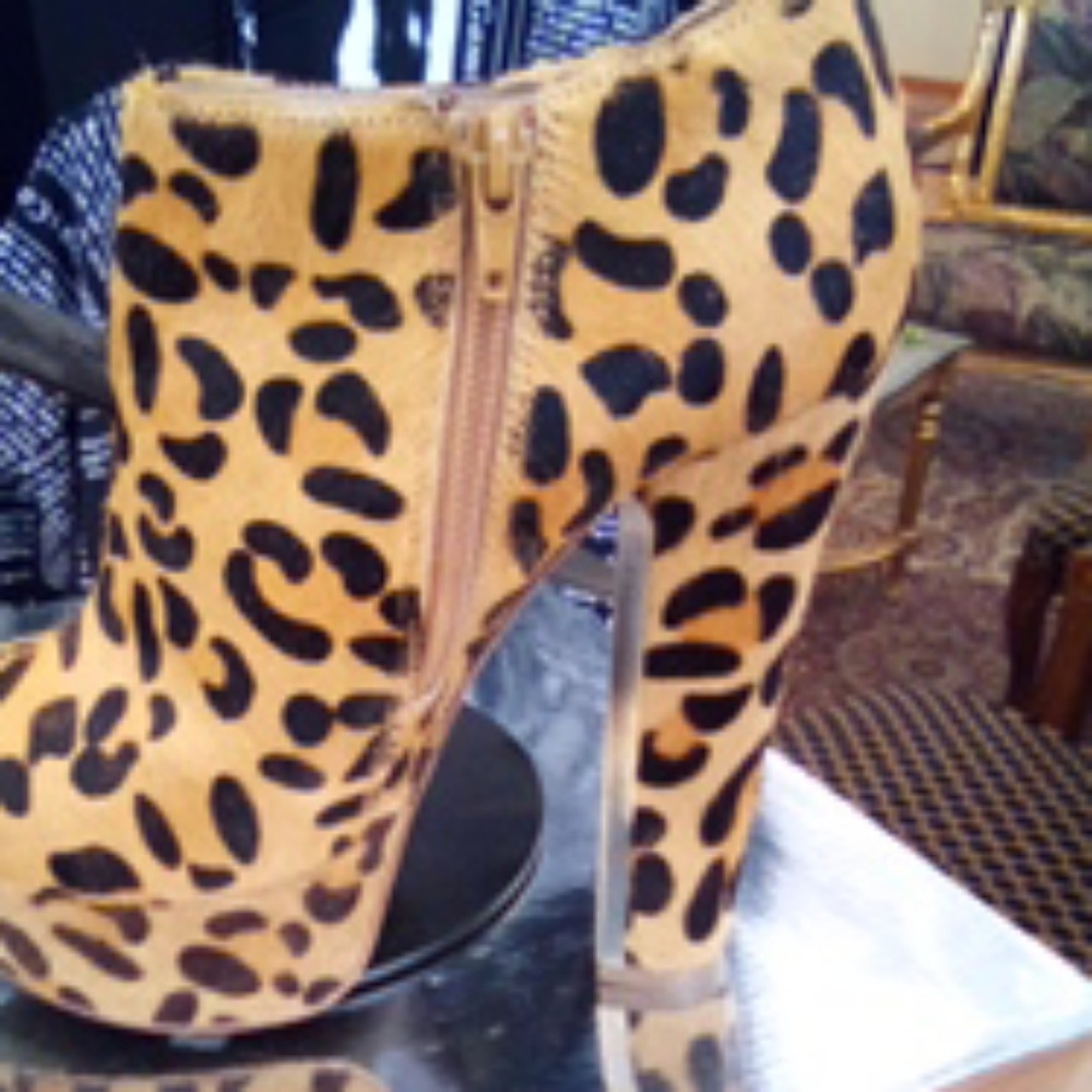 Boots - Picture 3 of 3